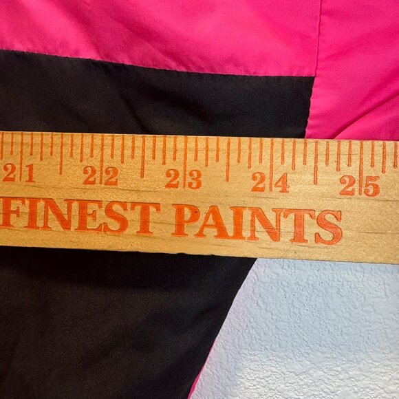 Rue21 Pink "Sassy" Windbreaker Jacket M Cropped Barbiecore Retro Hoodie Zip Pock - Picture 6 of 6